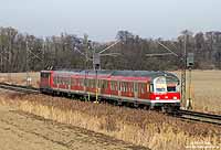 Im Jahre 1977 wurde auf der Strecke Augsburg - Donauwörth das Sk-Signalsystem eingeführt. Dieses Signalsystem ist der Vorläufer der heutigen KS-Signale und ist an den roten bzw. gelben Mastschildern zu erkennen. Zwischen Mertingen und Nordendorf passiert ein Wendezug zwei für diese Strecke typischen Signale. 3.2.2009