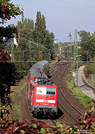 Vom 4.9. bis 14.11.2010 wird das Streckengleis Opladen - Köln Mülheim saniert. In dieser Zeit werden die Züge der Relation Wuppertal - Köln über Köln Dünnwald umgeleitet. Mit dem RE29723 nach Krefeld hat die 111 015 in Opladen auf die westliche Bahnhofsseite gewechselt und fährt nun über die Güterzugstrecke bis Köln Mülheim. 22.9.2010