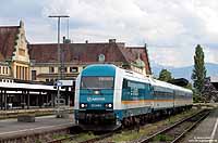 In Lindau Hbf steht der mit der 223 065 bespannten ALX 38715 abfahrbereit nach Immenstadt. 8.5.2010.