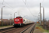 Der östliche Streckenabschnitt (Merseburg – Buna-Werke) der KBS588 ist elektrifiziert und zum Teil zweigleisig ausgebaut, da hier reger Güterverkehr stattfindet. Mit einem Güterzug passiert die MEG101 (ex DB 204 358) den Haltepunkt Merseburg Elisabethhöhe. 8.11.2010