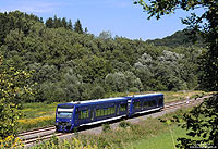 Zwischen Aulendorf und Friedrichshafen verkehrt die Bodensee-Oberschwaben-Bahn (BOB) mit Regioshuttle im Stundentakt. Nahe Durlesbach hat der VT66 als BOB87230 nur noch wenige Kilometer bis zum Ziel Aulendorf. 25.8.2010