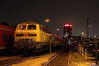 Am Abend des 2.11.2011 begegnete mir in Köln Bbf die 218 392 von DB-Fahrwegdienste, in einer Lackierungsvariante, die ich bis dato noch nicht kannte … 