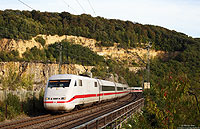 Aus Zürich kommend fährt der ICE272 im letzten Licht des Tages bei Kleinkems nach Hamburg Altona. 6.9.2011
