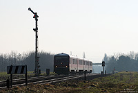 An der gleichen Stelle fährt der 628 637 und 628 686 als RE12080 (Trier – Köln Deutz) in die Gegenrichtung. 