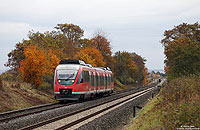 Als RE10180 (Gerolstein – Köln Messe/Deutz) war der 644 539 zwischen Derkum und Weilerswist in der herbstlichen Voreifel unterwegs. 3.11.2011