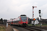 Am Einfahrsignal von Kuchenheim fährt die RB11646 aus Bonn Hbf nach Euskirchen. 20.1.2011. Noch in diesem Jahr soll das ESTW zwischen Bonn und Euskirchen in Betrieb genommen werden. Die neuen Signale sind bereits aufgestellt.
