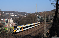 An derselben Stelle habe ich den ET7.05 als ERB20220 (Hamm – Venlo) fotografiert. Es gehört inzwischen schon etwas Glück dazu, ein Fahrzeug der Eurobahn ohne Grafitty zu „erwischen“. 21.2.2011

