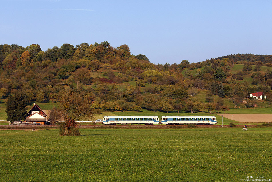Auf der Strecke Schorndorf – Oberndorf (KBS787) verkehrt die WEG mit Triebwagen vom Typ NE81 und Regioshuttle im Halbstundentakt. Zwischen Michelau und Schlechtbach fährt das aus dem VS425 und VT422 gebildete NE81-Gespann als WEG3272 nach Rudersberg Oberndorf.