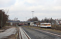 Am 10.12.2011 bekam Paderborn seltenen Besuch in Form eines MAN-Schienenbus, der als Weihnachtsmarktsonderzug von Gütersloh Nord in die Paderstadt kam. Das Foto, des aus dem VS51 und VT27 gebildeten Sonderzugs, entstand in Paderborn Nord.