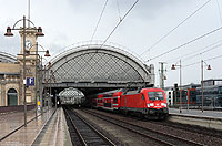 Mit der S1 nach Schöna verlässt die 182 019 Dresden Hbf. 1.7.2012