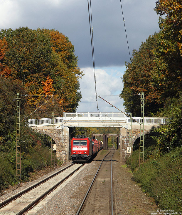 Auf dem Weg nach Hamm begegnete mir nahe Opladen die Mannheimer 185 179 mit einem gemischten Güterzug nach Gremberg.15.10.2012 