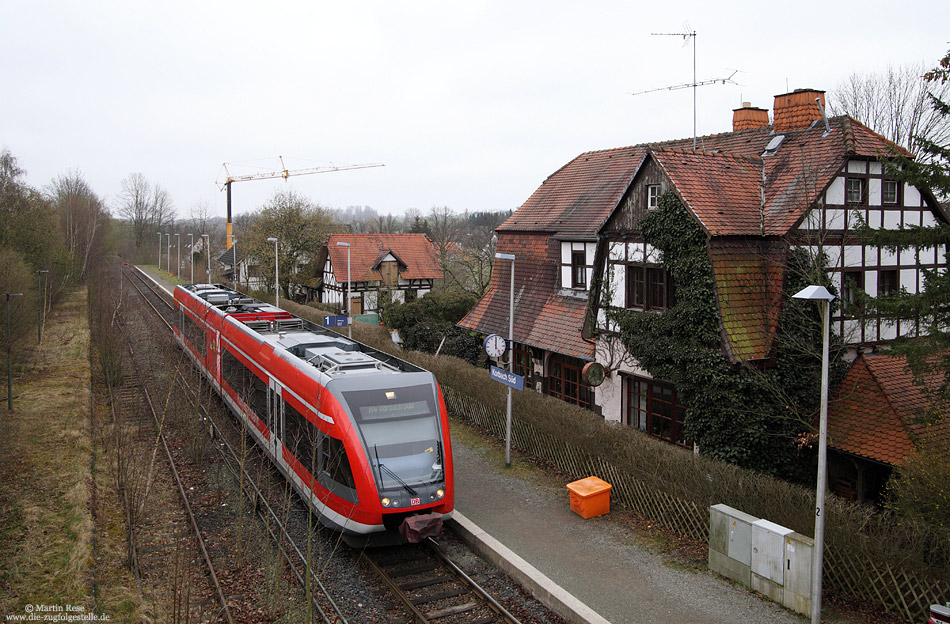 Ein Abstecher nach Korbach Süd musste auch mal wieder sein. Hier steht der 646 210 abfahrbereit nach Kassel. Das linke Gleis führte einst nach Bad Wildungen. Hier verkehrte am 27.5.1995 der letzte planmäßige Reisezug.