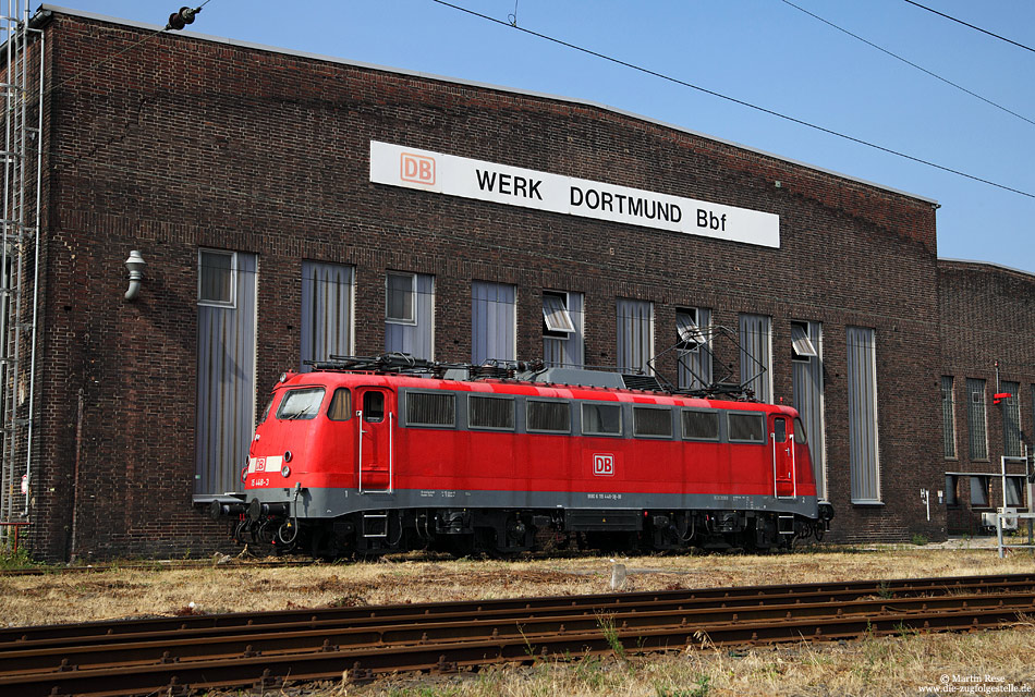Anfang August bekam die 115 448 im Werk Dessau noch einmal eine Hauptuntersuchung und kann so weitere acht Jahre eingesetzt werden. Am 23.8.2013 rückt die 46-jährige Dame in Dortmund Bbf zum Einsatz aus – mit dem Pbz2471 am Haken ging es nach Frankfurt/Main.