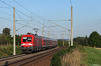 Mit der 182 025 und 024 führt der Bh Erfurt zwei DB-eigene Tauri im Bestand. Letztere habe ich am 27.9.2013 mit der RB16324 zwischen Neudietendorf und Wandersleben fotografiert.
