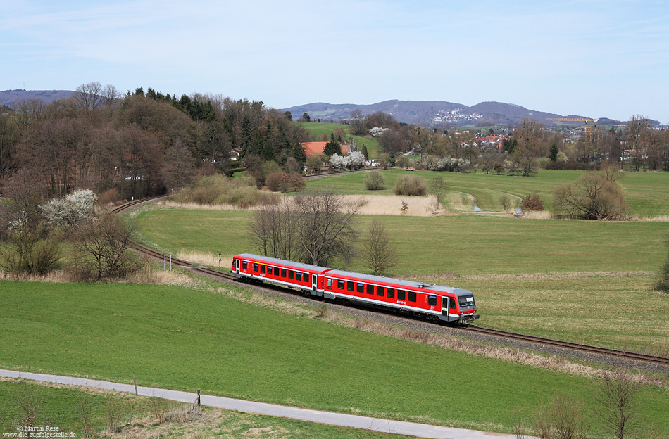 Die Kurve bei Zotzenbach stellt das wohl bekannteste Motiv der KBS654 dar. Hier fährt der 628 319 als RB28324 nach Weinheim.