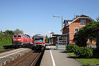 Ein Kurzurlaub führte mich für eine Woche an den Bodensee. In Nonnenhorn kreuzt die RB22728 (Lindau – Friedrichshafen Hafen) mit dem IRE4229 nach Lindau. 14.5.2013