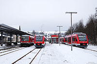 In Erndtebrück treffen die Strecken 443 (Rothaar-Bahn) und 623 (Obere Lahntalbahn) zusammen. Während man hier stündlich nach Bad Berleburg und Siegen kommt, verkehrt die Kurhessenbahn nur im Zweistundentakt nach Bad Laasphe und weiter nach Marburg/Lahn. 25.1.2013