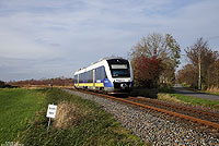 Nahe dem Abzweig Wilhelmshaven Nordbahn (ehemals Abzweig Weißer Floh) fährt die NWB82255 nach Wilhelmshaven Hbf. 5.11.2013