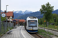 Ein einwöchiger Urlaub führte mich in das Bayrische Oberland. Leider zeigte sich die Sonne nur selten, so dass nur wenige Eisenbahnfotos entstanden. Am Endbahnhof Lenggries steht der VT106 der BOB zur Abfahrt nach München Hbf. 6.5.2014