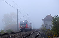 Der einst zweigleisige Streckenabschnitt Artern - Reinsdorf wurde in den 90er Jahren in zwei eingleisige Strecken umgewandelt. Seither ist das östliche Streckengleis ein Teil der Unstrutbahn, während auf dem westlichen (1997 elektrifizierten) Gleis weiterhin die Züge der Relation Sangerhausen – Erfurt rollen. Am 29.10.2015 fährt hier der 642 060 als RE17769 aus Magdeburg nach Erfurt.