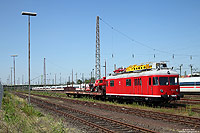 Bis auf wenige Ausnahmen sind die Turmtriebwagen der Baureihe 701/702 bei der DB inzwischen ausgemustert. Einige von ihnen wurden an Privatunternehmen verkauft und befinden sich dort weiterhin im Einsatz. Am 5.6.2015 bekam ich den 701 099 der Aggerbahn in Düsseldorf Derendorf vor die Linse.