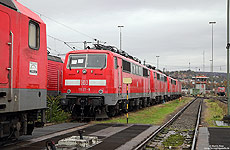 Im Werk Stuttgart Rosenstein warten noch immer einige abgestellte Lokomotiven der Baureihen 111 und 143 auf ihr weiteres Schicksal, darunter die 111 211, 111 140 und 111 073. 16.11.2016