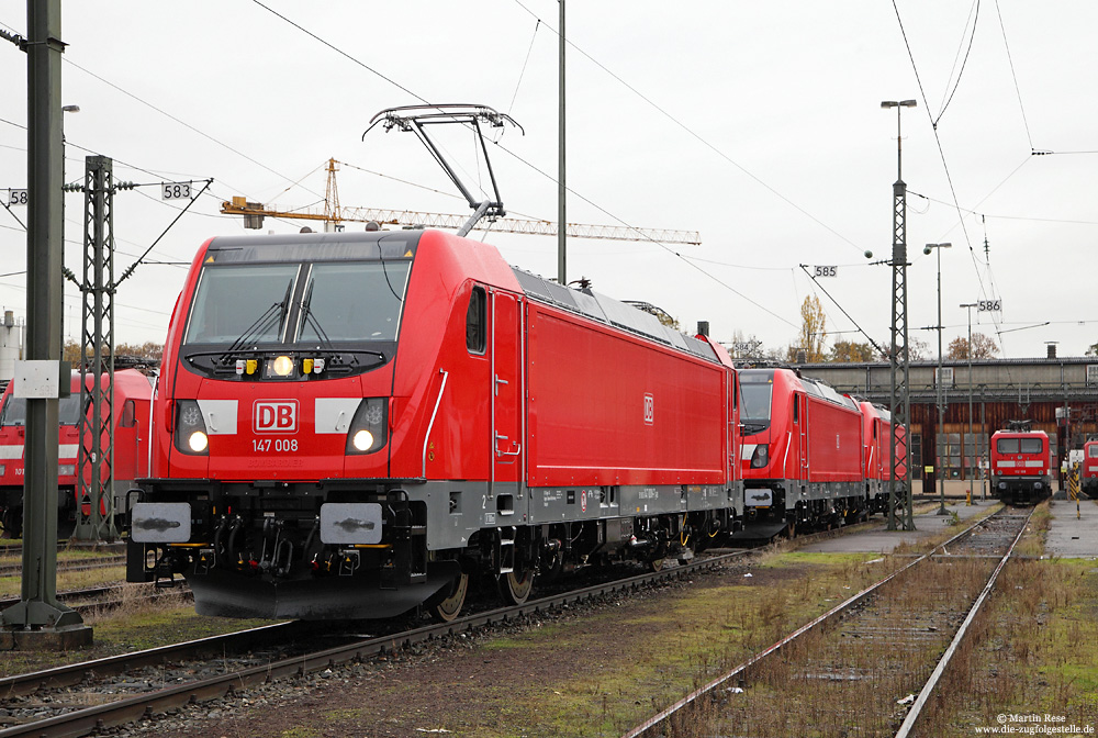 Inzwischen sind die ersten Lokomotiven der neuen Baureihe 147 in Stuttgart eingetroffen. Am 16.11.2016 weilten hier die 146 008, 009 und 006 zur Lokführerausbildung.