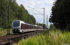 Derzeit werden die neuen Triebwagen für den Rhein-Ijssel-Express und die Emscher-Niederrhein-Bahn an Abellio ausgeliefert. Zwischen Woltorf und Peine fahren die ET25 2203, ET25 2204 und ET25 2205 vom Hersteller Stadler gen Ruhrgebiet.