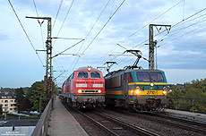 218 825 und SNCB2710 auf dem Viadukt bei Aachen Hbf