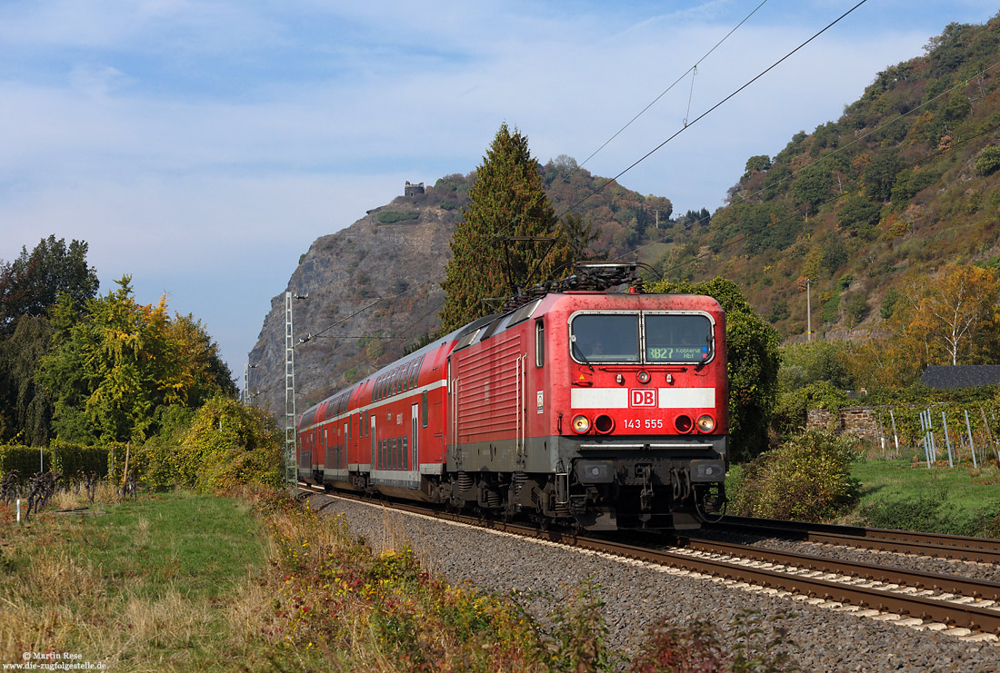 Trabilok 143 555 vom Bw Stuttgart auf der rechten Rheinstrecke bei Hammerstein 