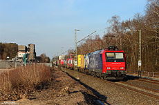 SBB-Cargo 482 017 mit KV-Zug bei Forchheim bei Karlsruhe