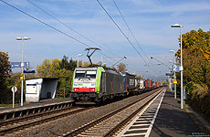 486 501 der BLS-Cargo auf der rechten Rheinstrecke am Haltepunkt Leubsdorf