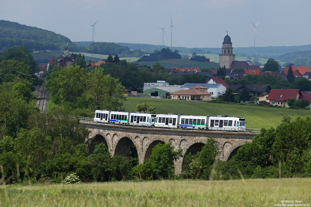 RBK759 als RT4 nach Kassel auf dem Zierenberger Viadukt