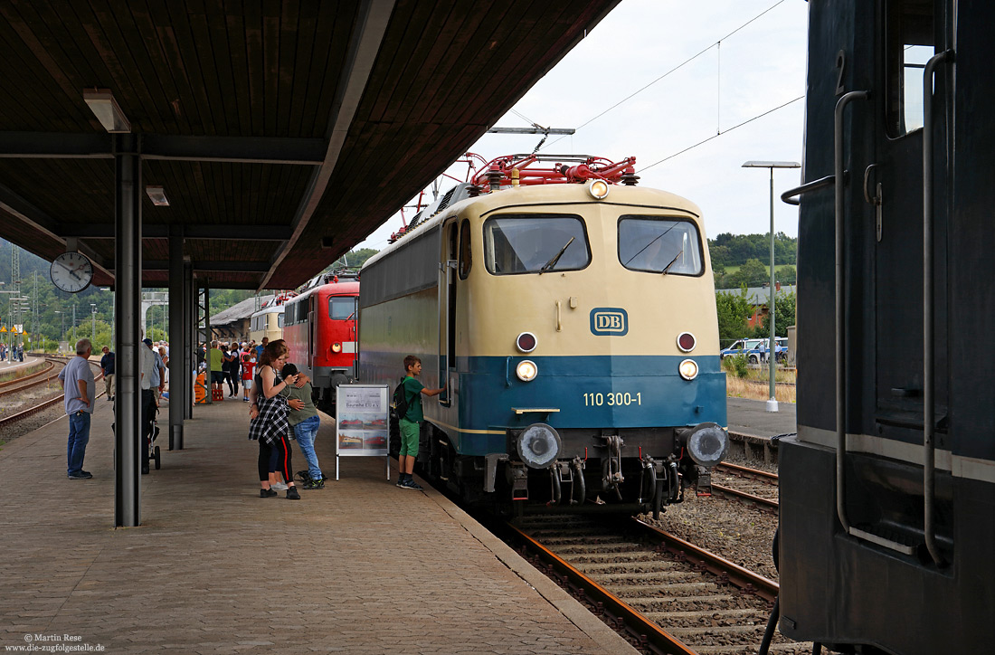 Vivat Viadukt 2019 Altenbeken Fahrzeugschau mit 110 300 des Vereins Baureihe E10 e.V.