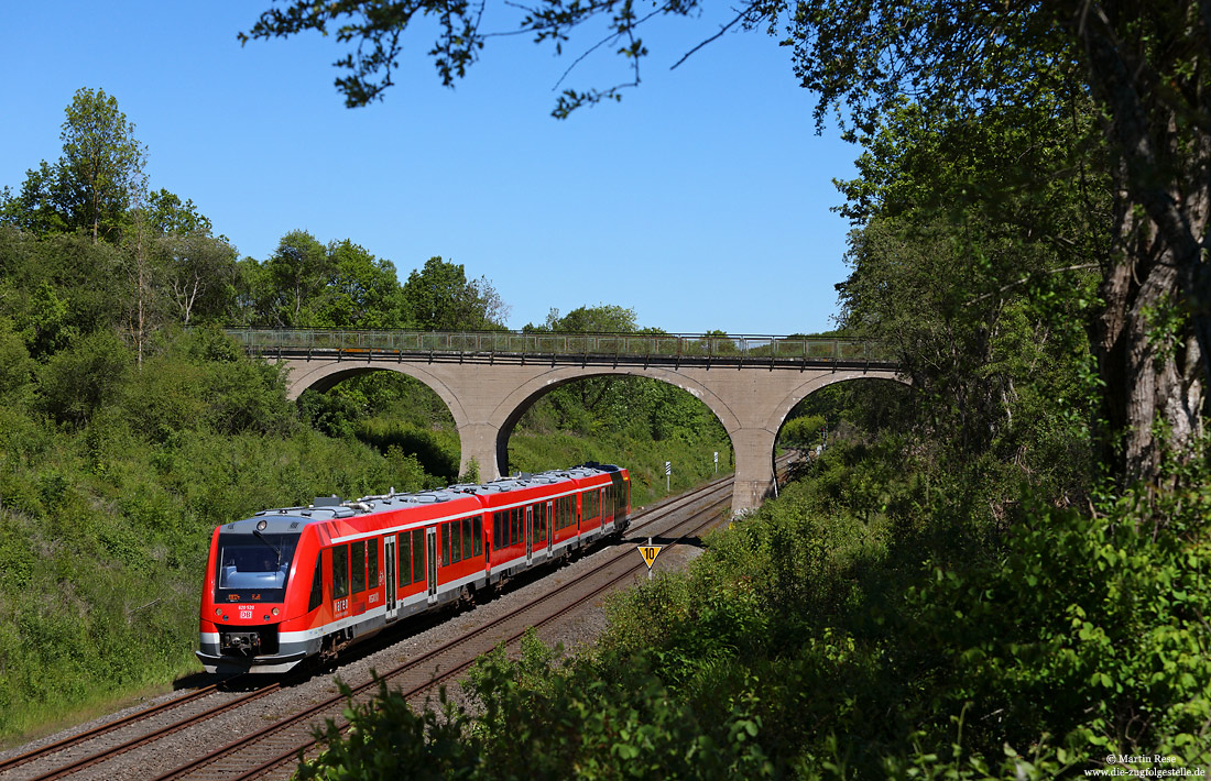 620 020 als RB11419 mit Feldwegbrücke bei Erftstadt auf der Eifelstrecke