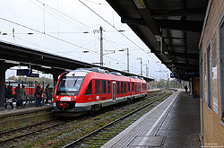 648 004 vermietet an Abellio als Regionalbahn nach Bochum bei Regenwetter in Wanne Eickel Hbf