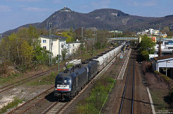 ES64 U2-025 alias 182 525 mit Kohlezug im Bahnhof Bad Honnef auf der rechten Rheinstrecke