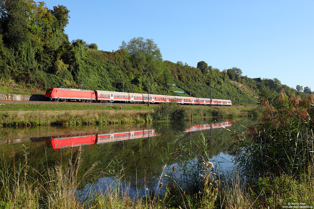 Spiegelung der WFL 145 093 mit Abellio-Ersatzzug bei Nordheim (Neckar)