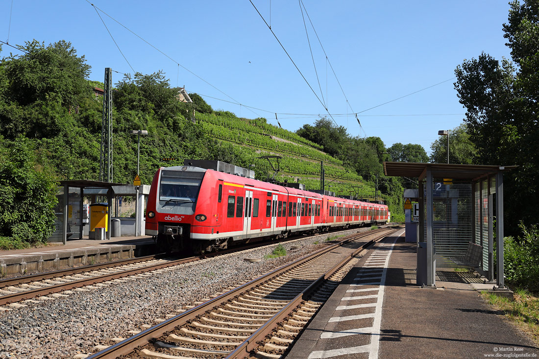 an Abrllio vermieteter 426 004 als abellio-Ersatzzug am Haltepunkt Nordheim