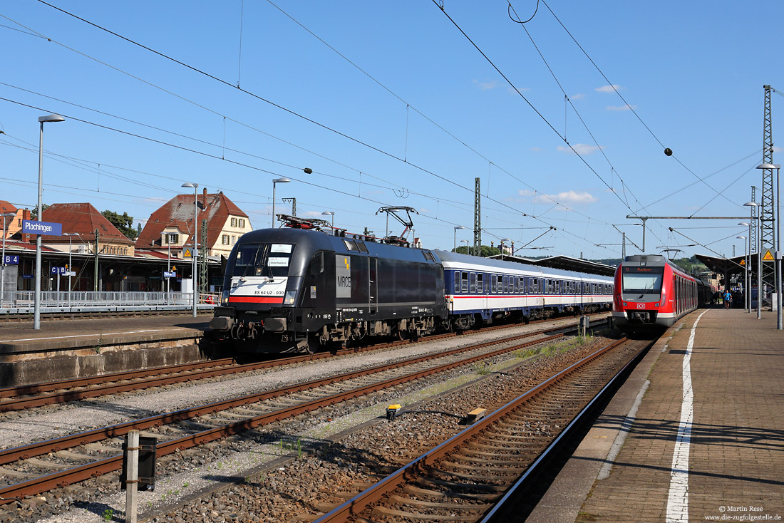 ES64 U2-030 mit TRI-Zug als Abellio-Ersatzzug im Bahnhof Plochingen