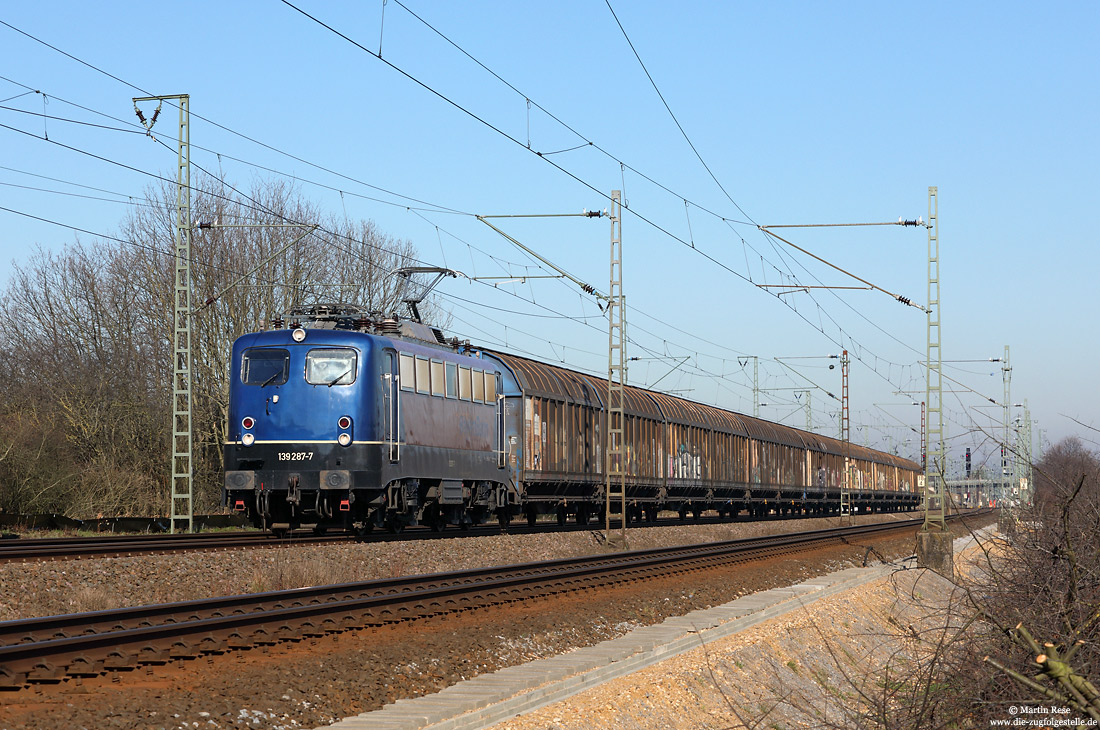 139 287 ex 110 287 der Bayernbahn mit DGS59445 bei Langenfeld