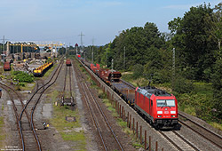 verkehrsrote 185 383 mit EZ51542 am Gleisbauhof in Duisburg Wedau