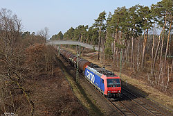 482 020 mit Kesselwagenzug DGS91257 nach Neustadt/Donau zwischen Kahl und Dettingen