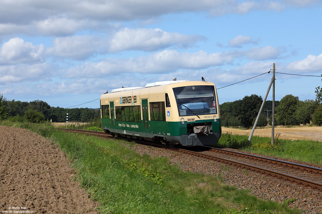 650 032 der Pressnitztalbahn bei Pastitz auf der Strecke Bergen - Lauterbach Mole
