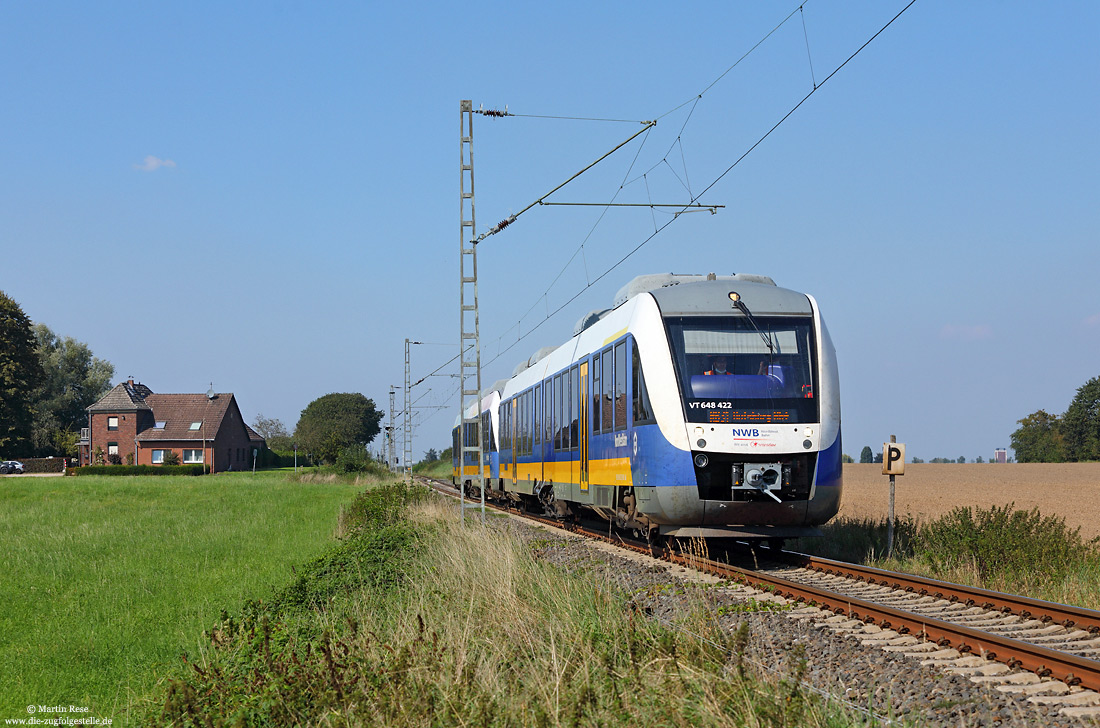 VT648 422 der Nordwestbahn auf der elekrifizierten Nebenbahn nach Xanten bei Rheinkamp