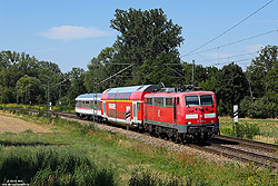 111 200 mit Doppelstockwagen und Wittenberger Kopf als TRI-Ersatzzug bei Diedelsheim auf der Strecke Bruchsal - Bretten
