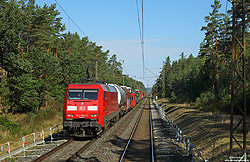 verkehrsrote 152 054 mit gemischten Güterzug bei Strullendorf