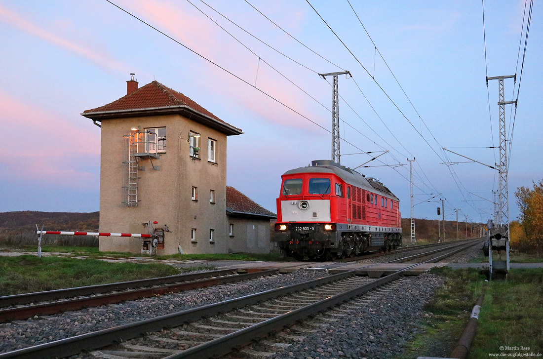 232 903 als Lz an der Blockstelle Steinberg zwischen Riestedt und Sangerhausen
