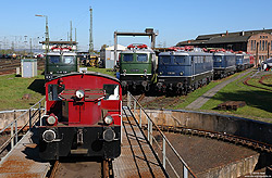 E10 128, E50 091 und E10 121 an der Drehscheibe des DB-Museums Koblenz-Lützel auf den Einheitsloktagen des Vereins Baureihe E10 e.V.