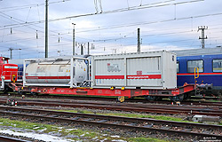 Fahrbare WC-Entsorgungsanlage auf einem Containerwagen der Bauart Sgkkms 698.1 in Stuttgart Bbf
